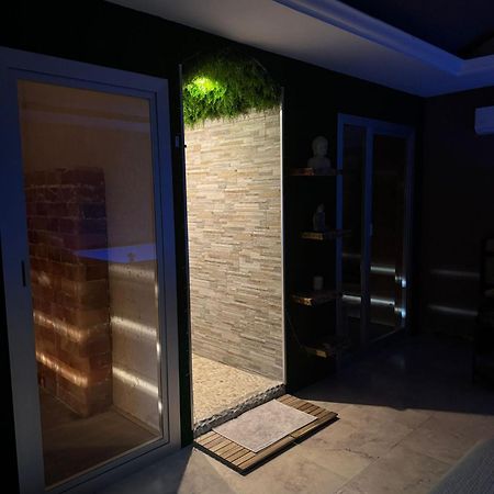 Royalty Rooms & Spa Napoli Eksteriør billede
