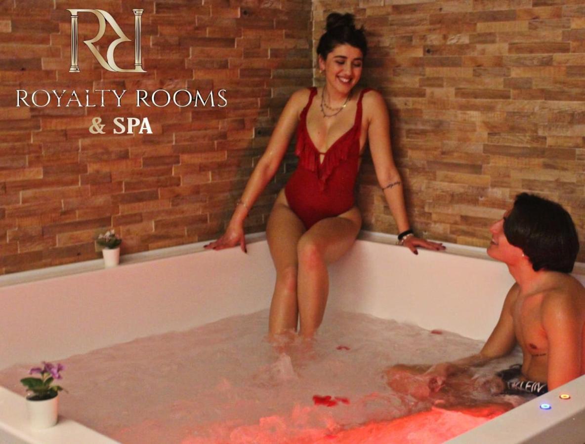 Royalty Rooms & Spa Napoli Eksteriør billede