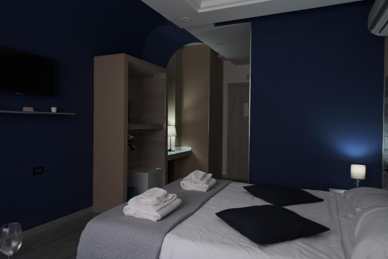 Royalty Rooms & Spa Napoli Eksteriør billede