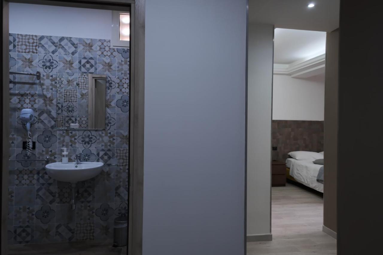 Royalty Rooms & Spa Napoli Eksteriør billede