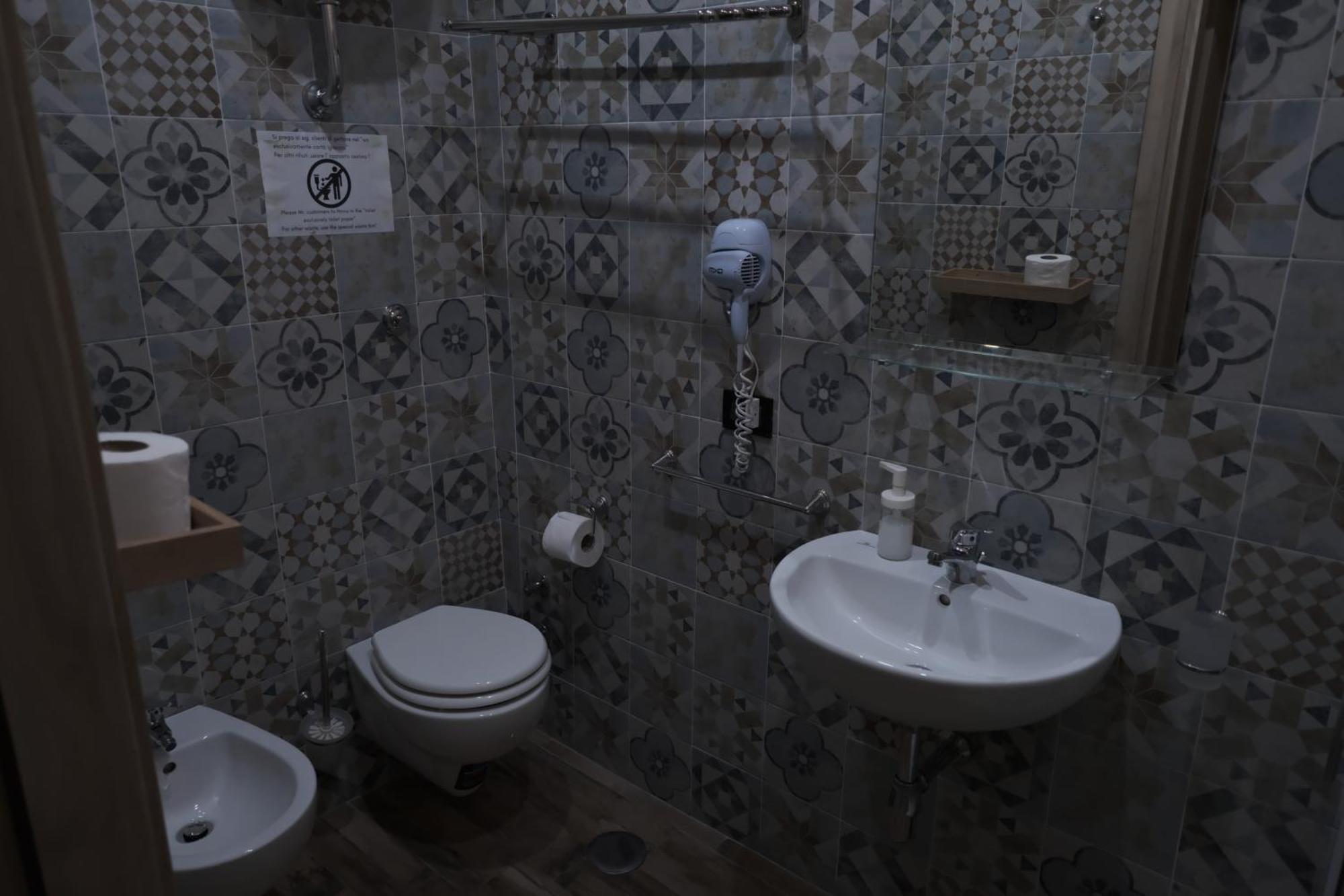 Royalty Rooms & Spa Napoli Eksteriør billede