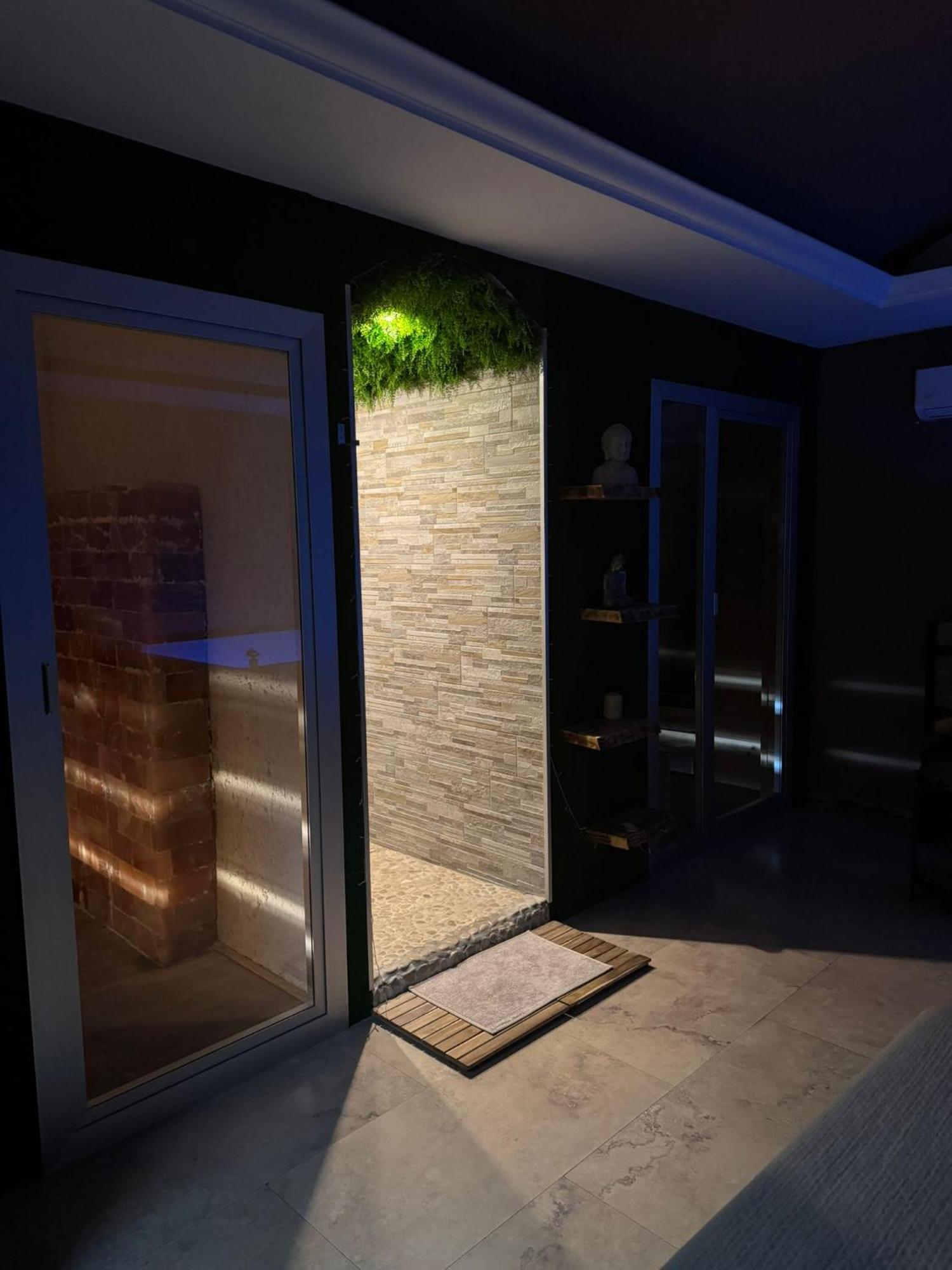Royalty Rooms & Spa Napoli Eksteriør billede