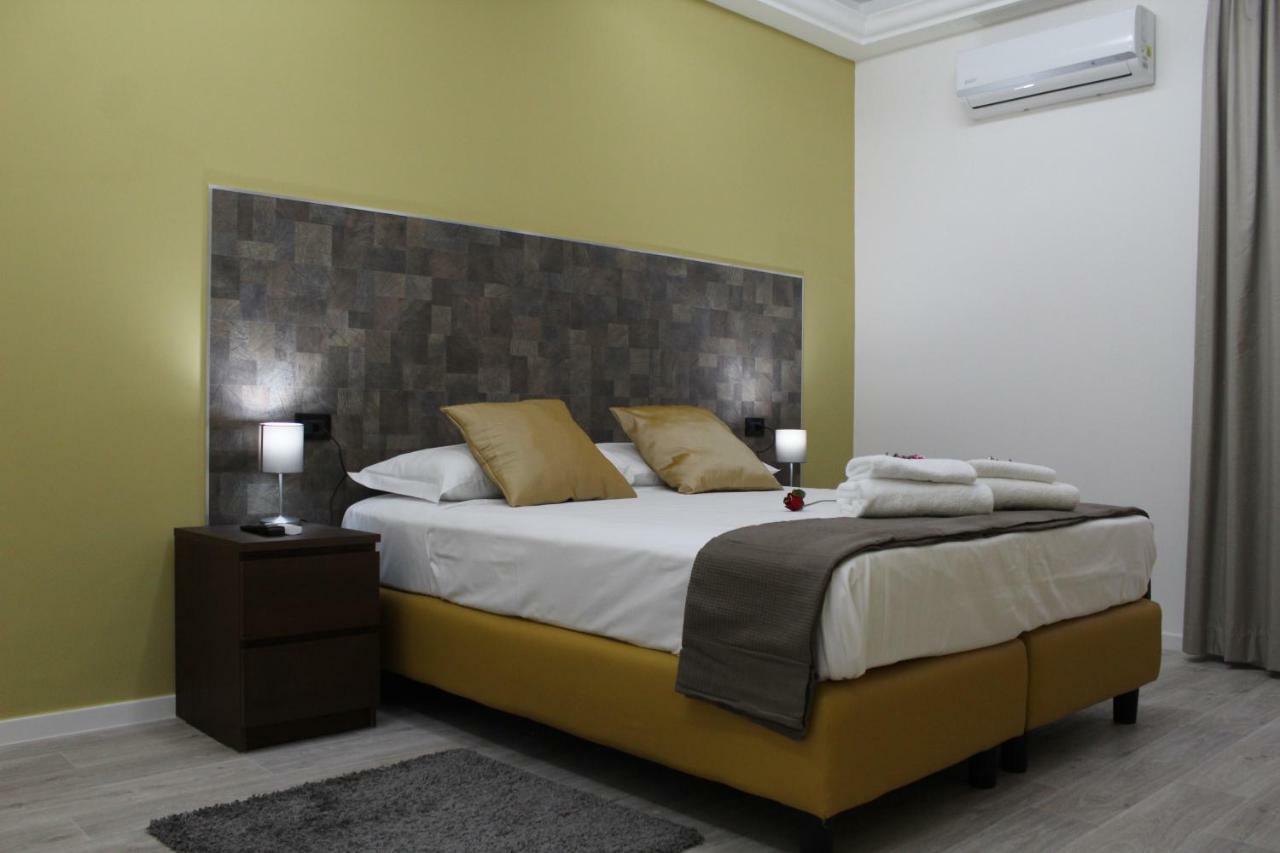 Royalty Rooms & Spa Napoli Eksteriør billede