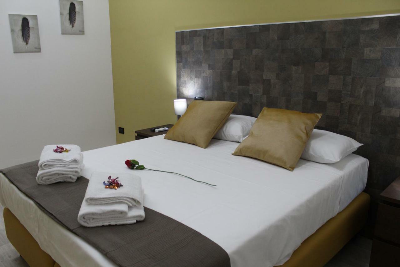 Royalty Rooms & Spa Napoli Eksteriør billede