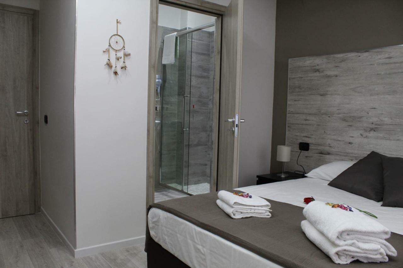Royalty Rooms & Spa Napoli Eksteriør billede