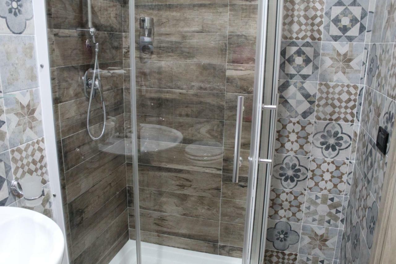 Royalty Rooms & Spa Napoli Eksteriør billede
